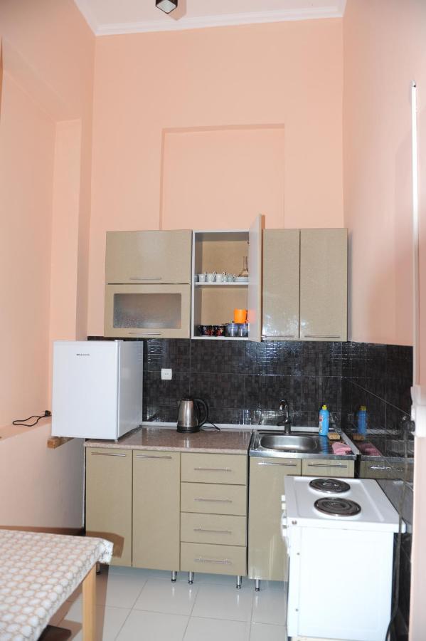 Apartment On Prospekt Mira 71 スフミ エクステリア 写真