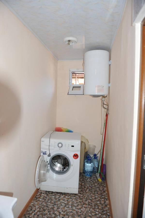 Apartment On Prospekt Mira 71 スフミ エクステリア 写真