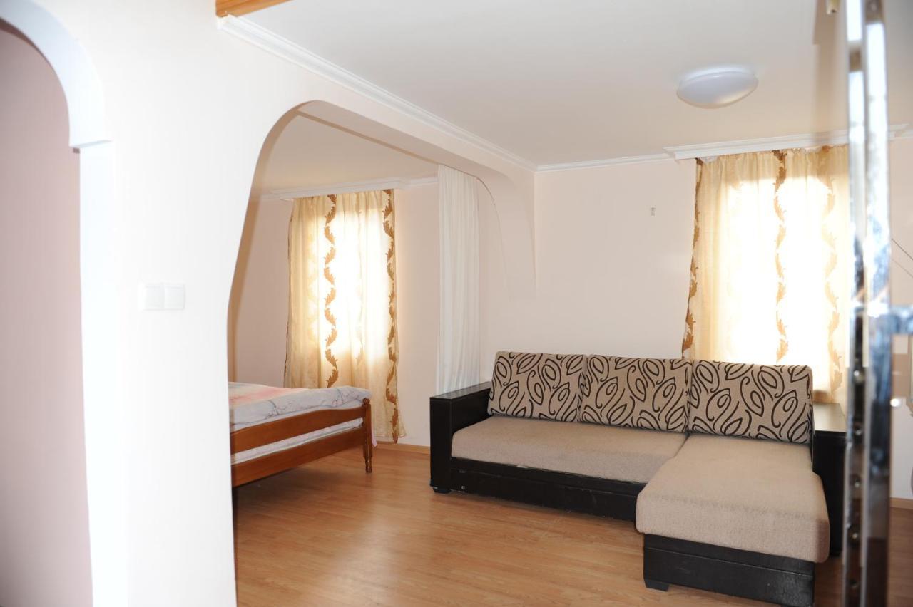 Apartment On Prospekt Mira 71 スフミ エクステリア 写真
