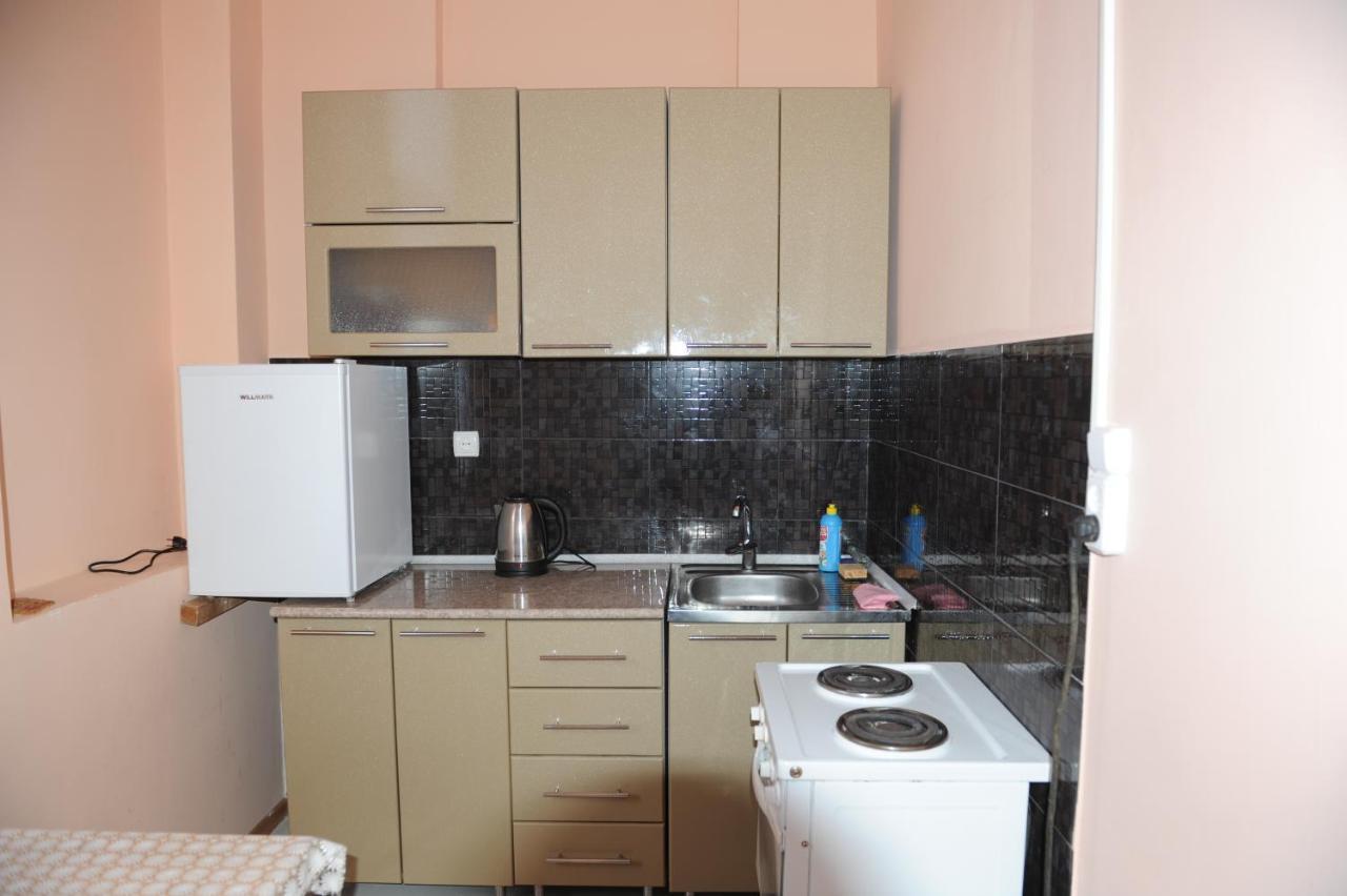 Apartment On Prospekt Mira 71 スフミ エクステリア 写真