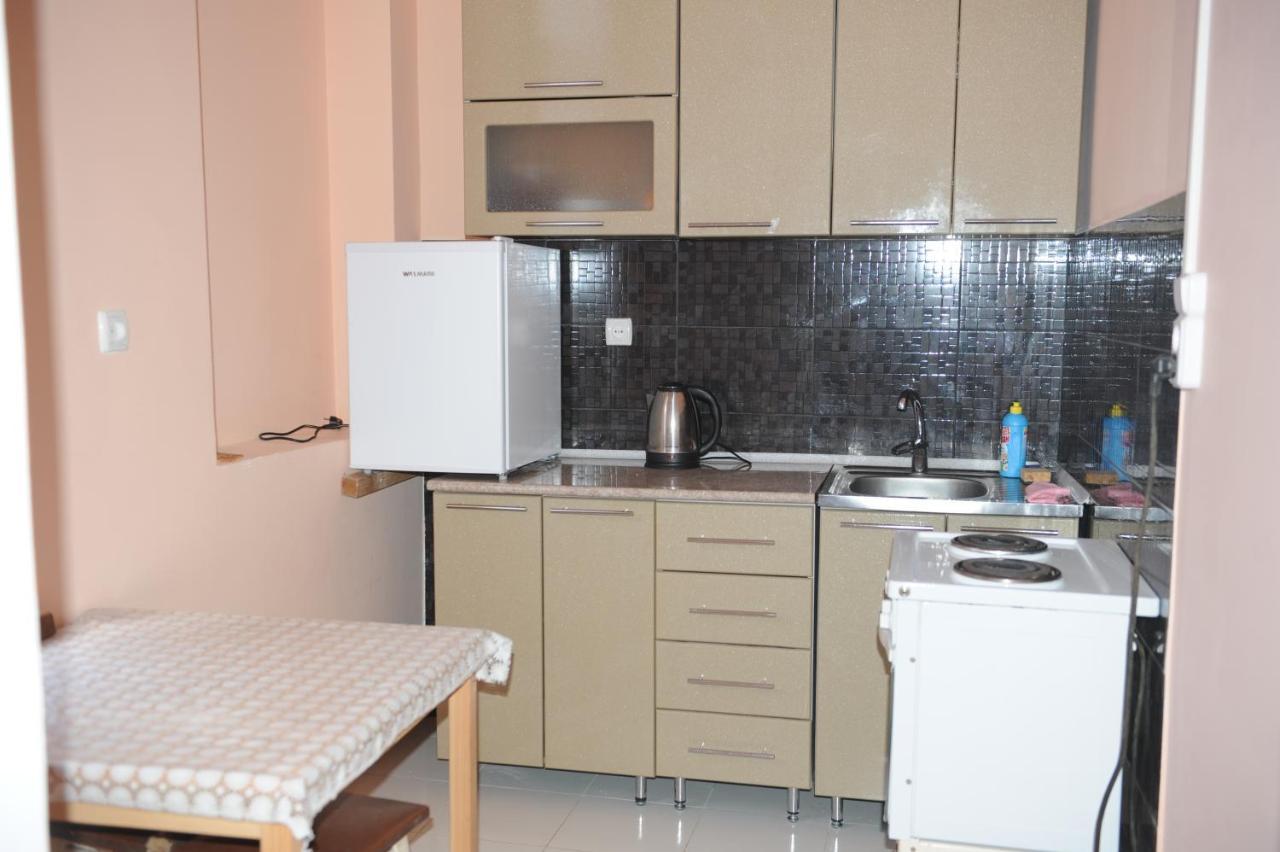 Apartment On Prospekt Mira 71 スフミ エクステリア 写真